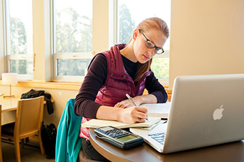 Photo of student studying. Link to Gifts from Retirement Plans